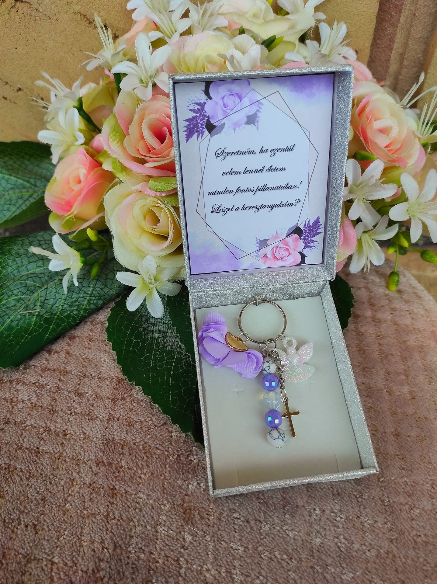 Keresztszülő felkérő ajándék kulcstartó lila